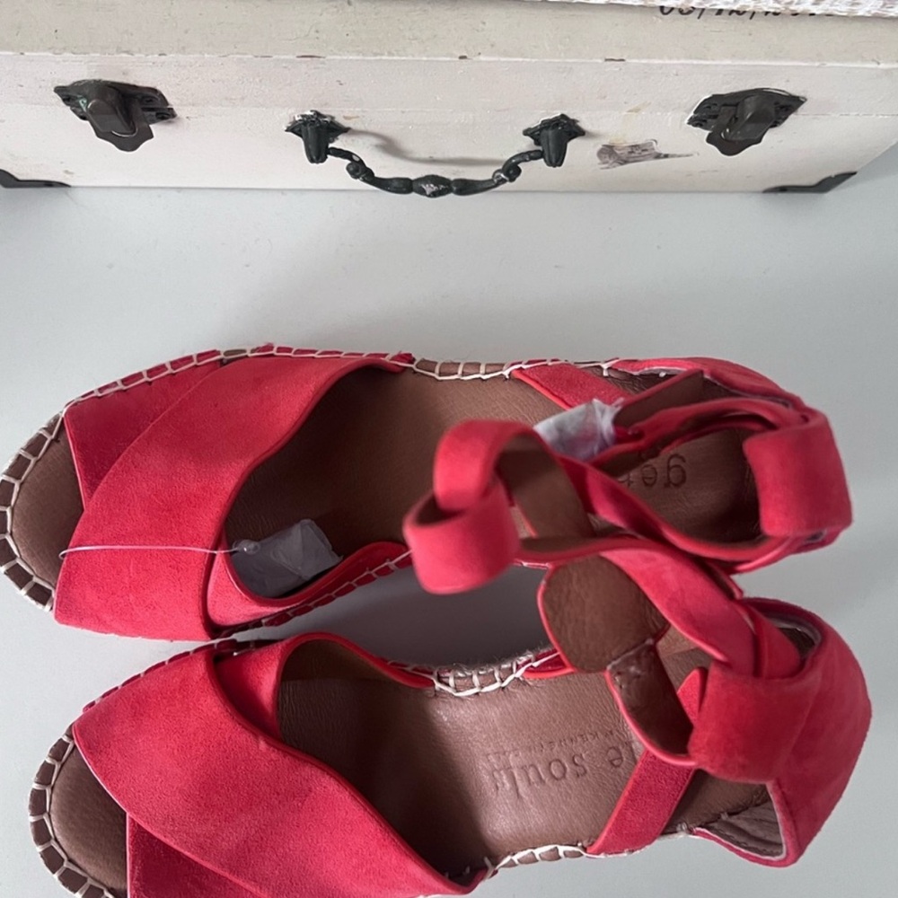 Kenneth Cole Charli Red Wedge Sandals - Picture 7 of 9